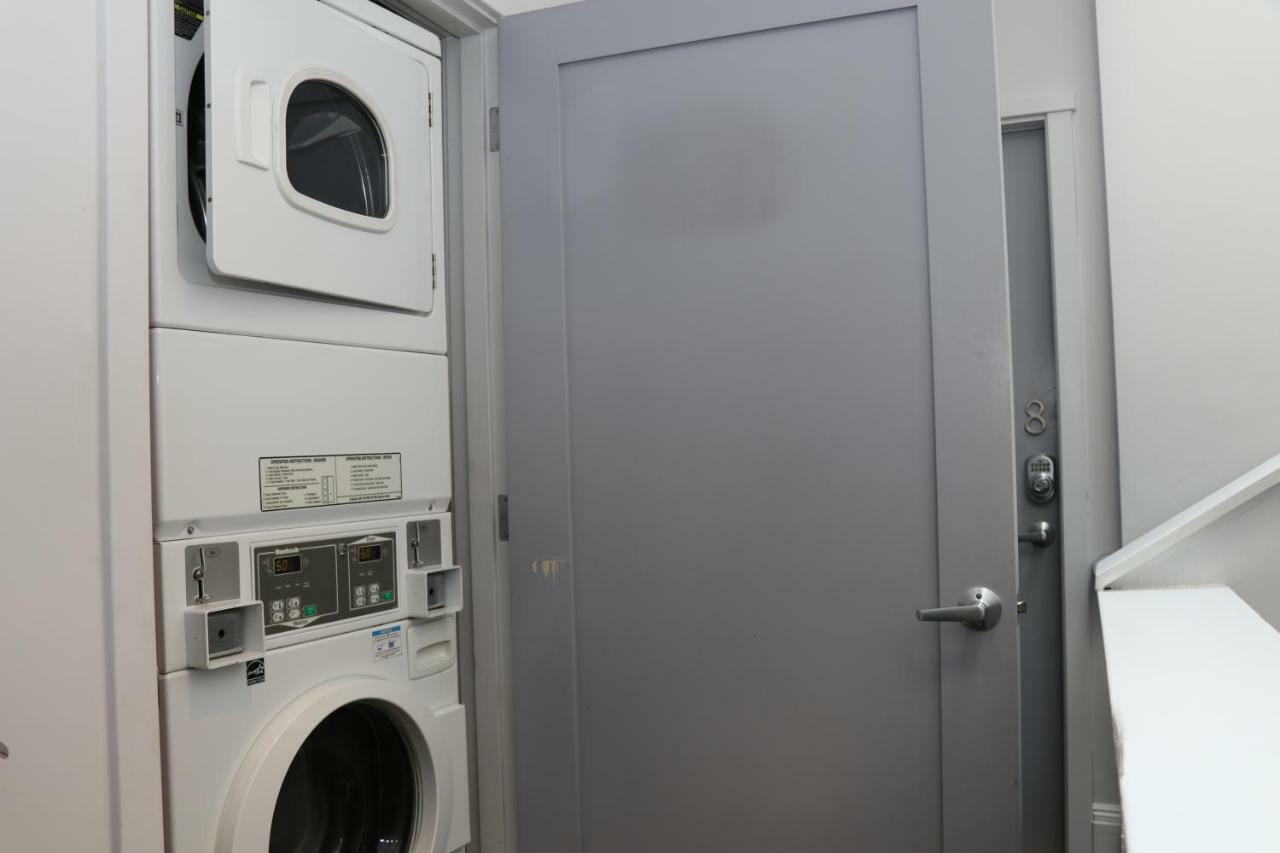 Stylish Studio On Newbury St #3 Бостон Экстерьер фото